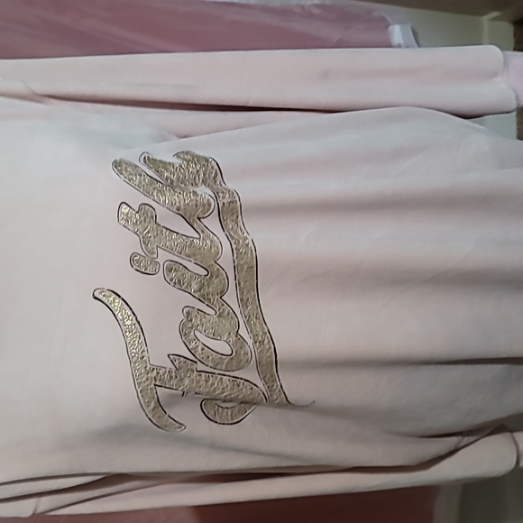 Top - Picture 2 of 3